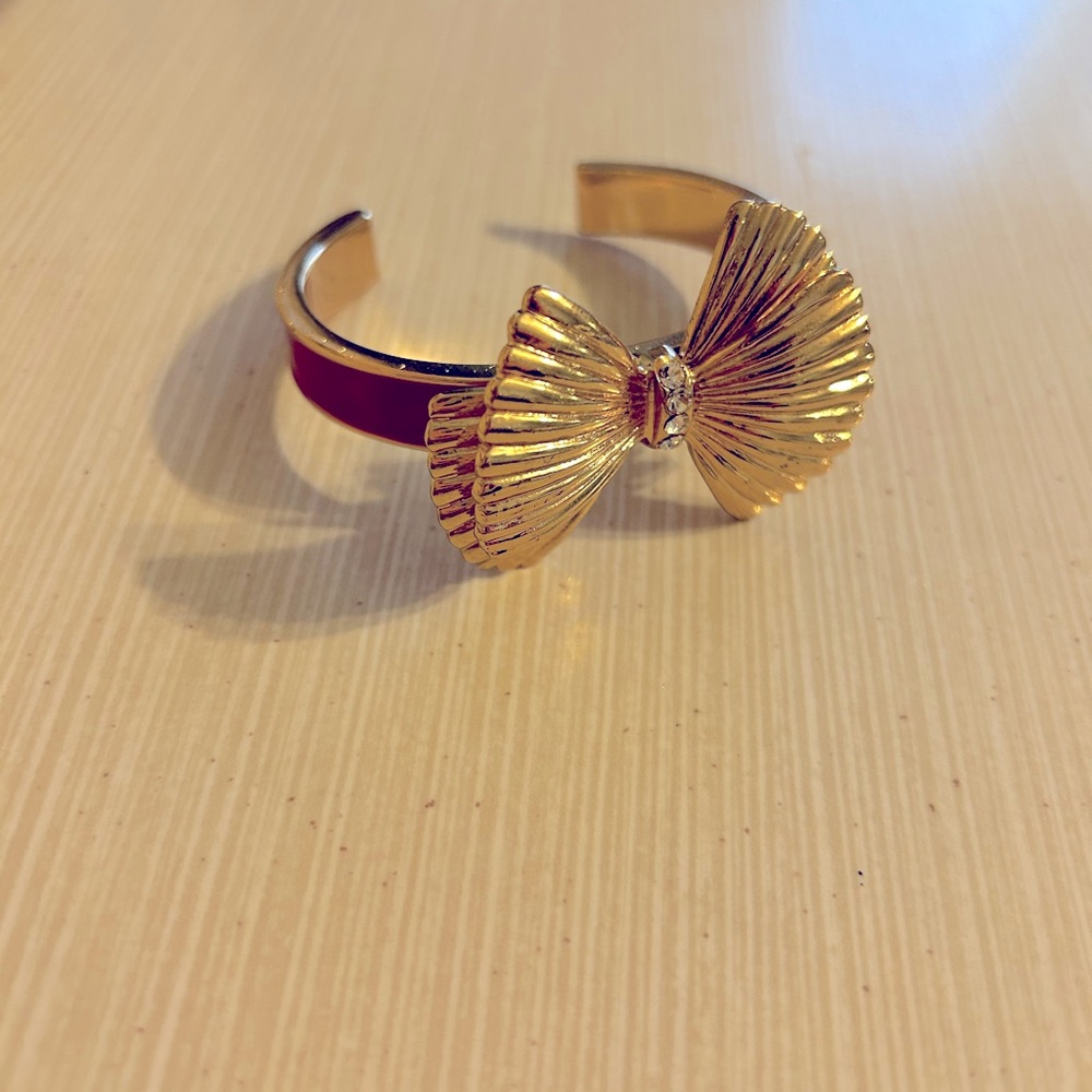 Lilly Pulitzer pink and gold shell bow bracelet